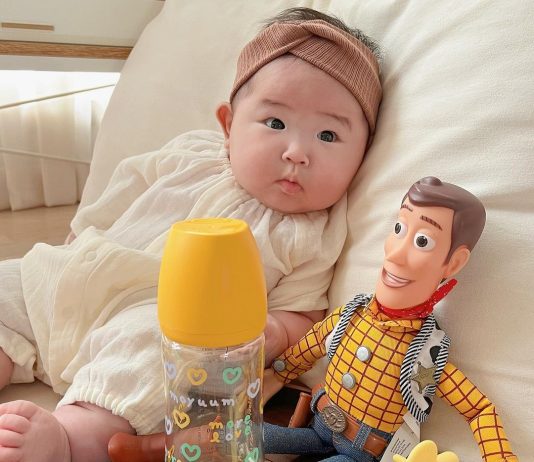 Review bình sữa Moyuum họa tiết trái tim binh-sua-moyuum-hoa-tiet-trai-tim-4