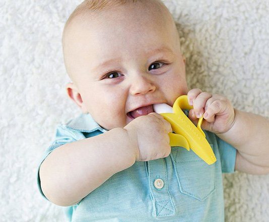 Lựa chọn gặm nướu cho bé loại nào an toàn và phù hợp gam-nuou-cho-be
