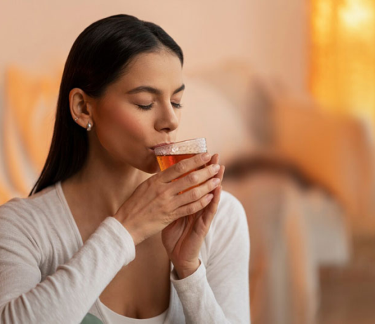 Uống nước chè vằng có thật sự gọi sữa về không?