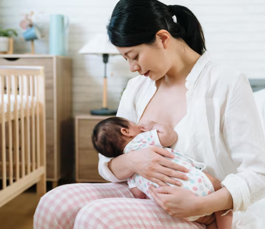 Cách gọi sữa về sau sinh mổ: Mẹ cần lưu ý gì để không bị mất sữa?