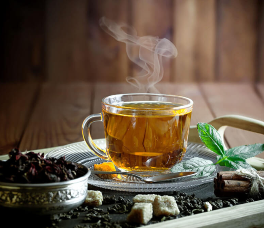 Top 7 loại nước lợi sữa mẹ nên uống sau sinh